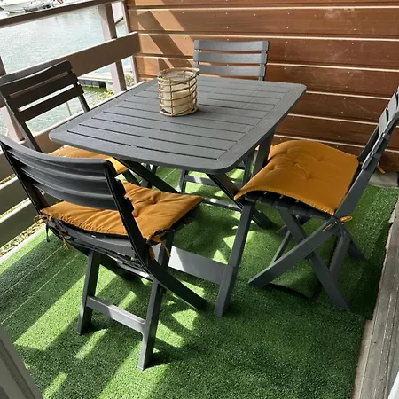 Jetez L'ancre A La Marina De