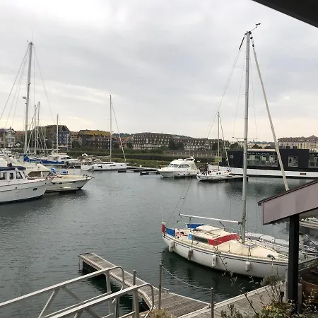 Jetez L'ancre A La Marina De Διαμέρισμα Ντοβίλ