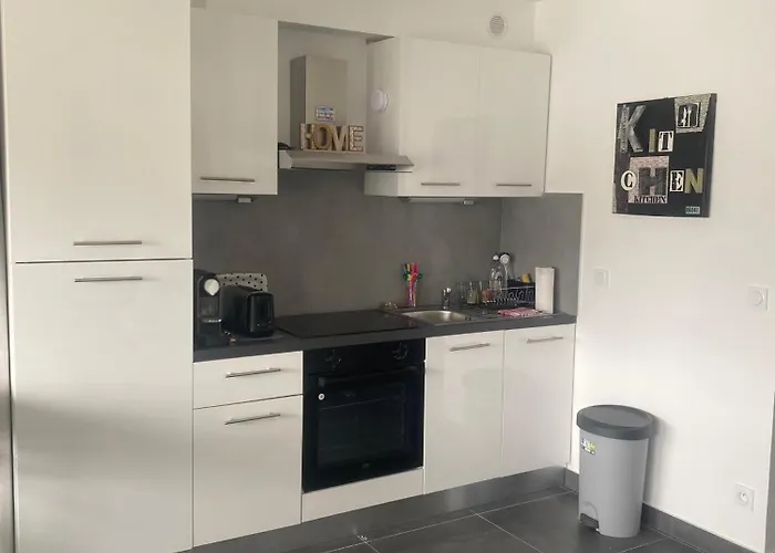 Jetez L'ancre A La Marina De * דוביל